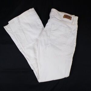 Signature by Levi's Strauss & Co Women's Size 10 White Modern Bootcut Jeans